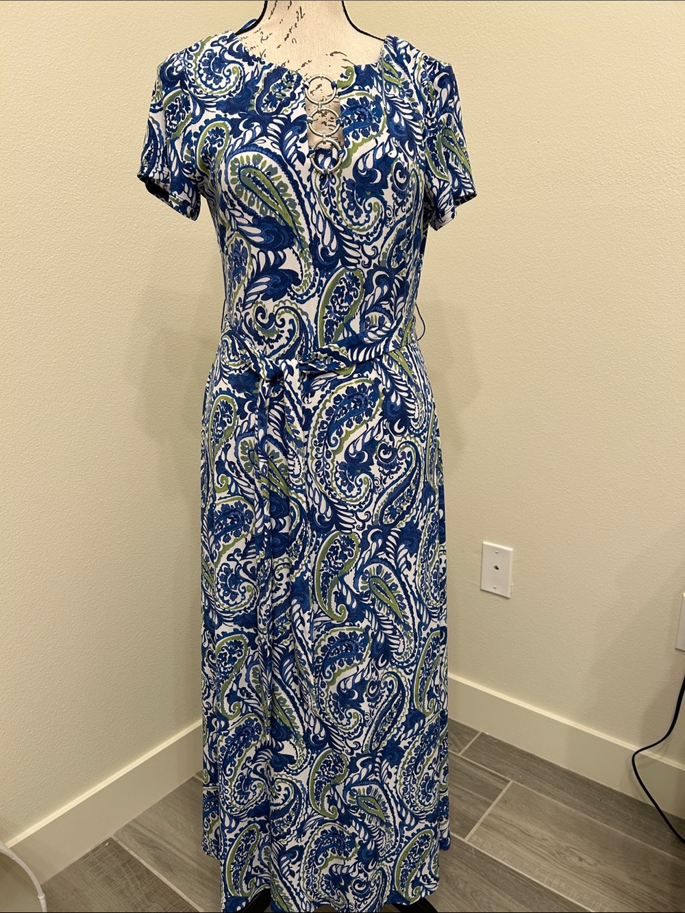 MSK Blue Paisley Short Sleeve Maxi Dress with Tie Waist